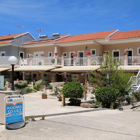Santa Barbara Lakis Apartments Perivólion Exterior foto