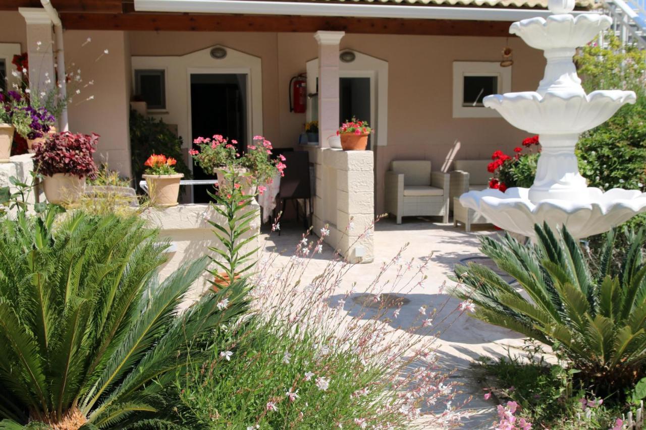 Santa Barbara Lakis Apartments Perivólion Exterior foto